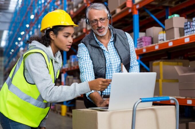 What qualifications do I need to be a warehouse manager?