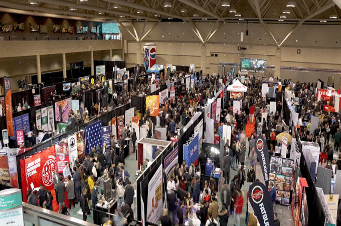 Custom Trade Show Fabrication Ideas to Attract More Visitors